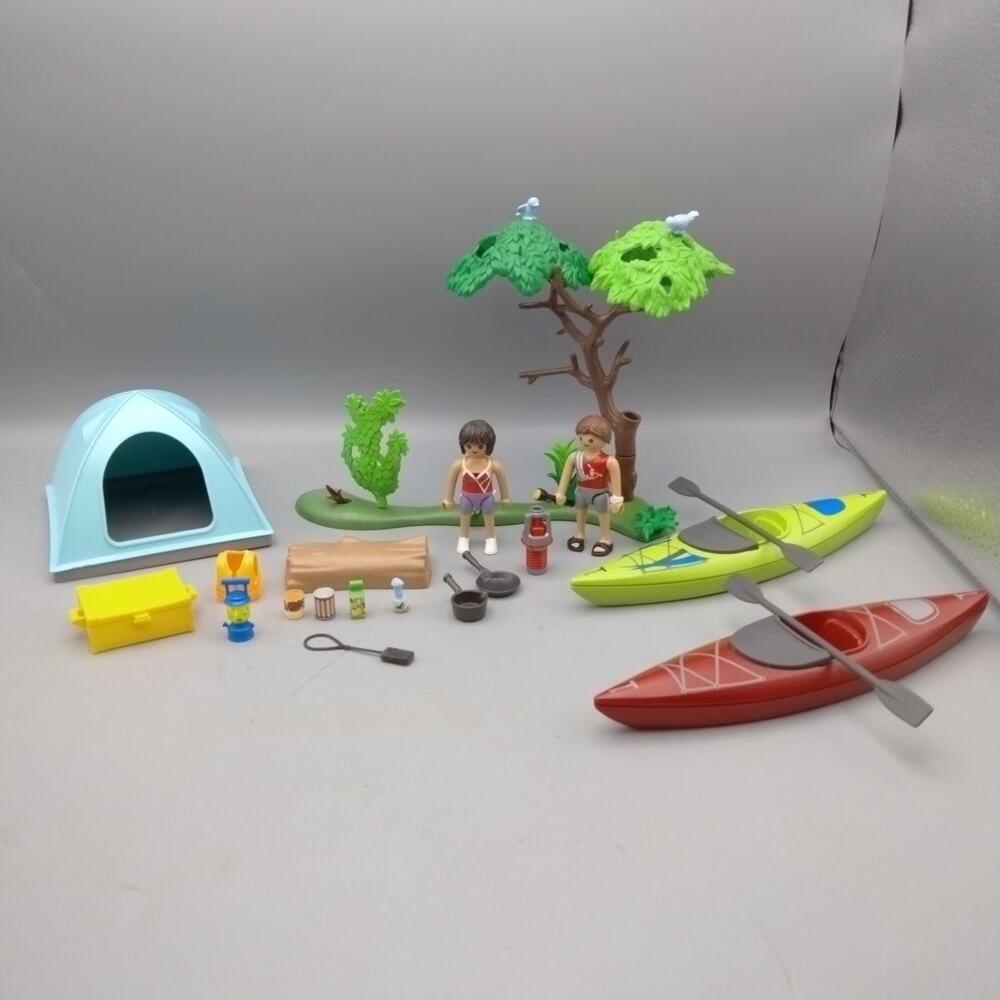 Playmobil 71425 Family Fun with Kayaks Almost Complete